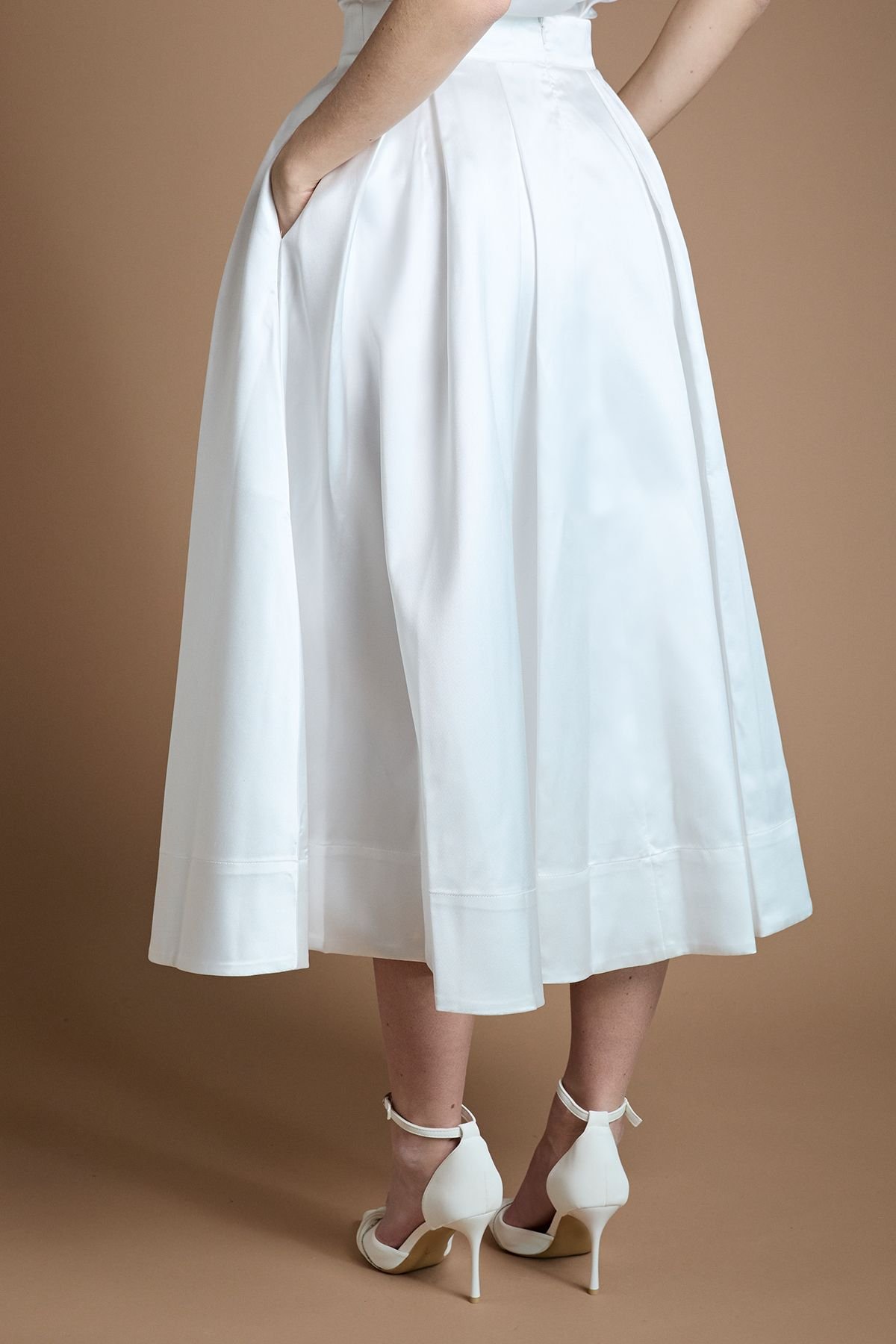 Coast Coast Women's Twill Full Volume Bridal Skirt in Ivory - 3