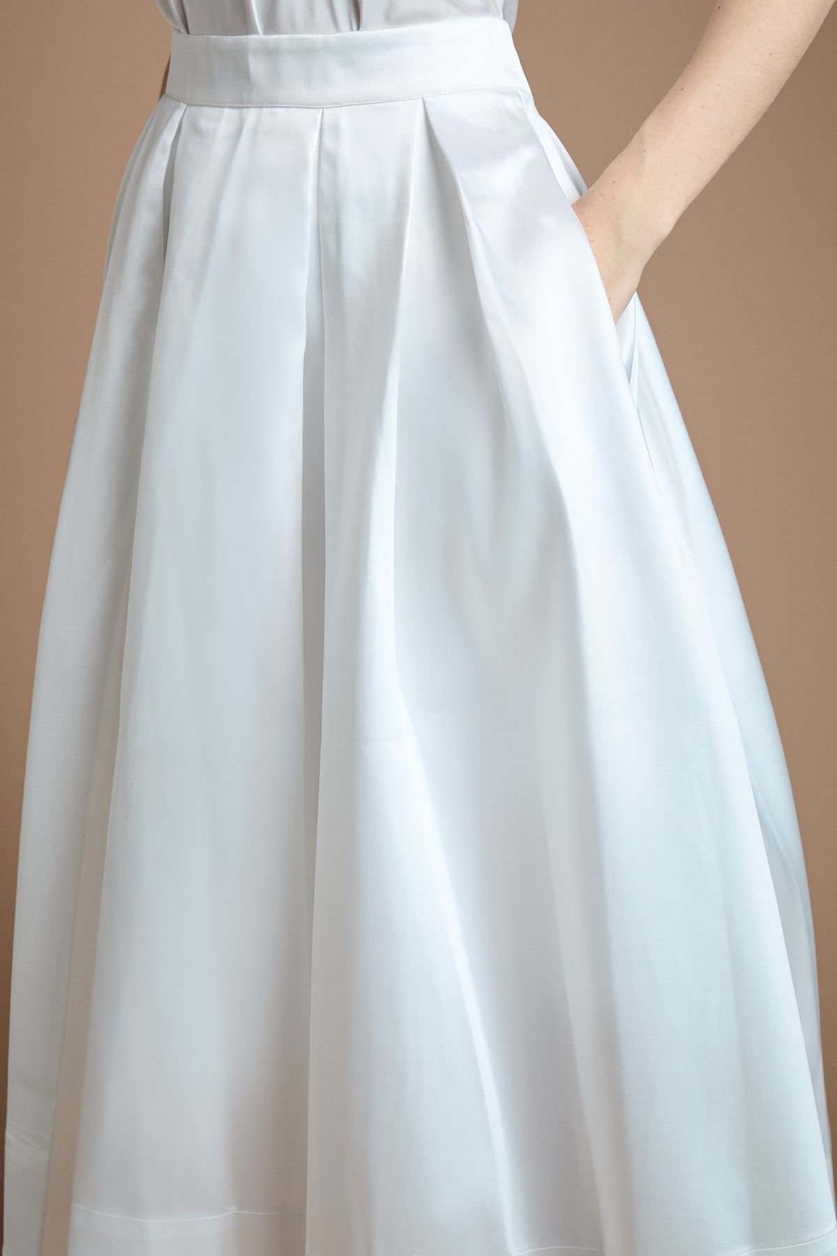 Coast Coast Women's Twill Full Volume Bridal Skirt in Ivory - 4