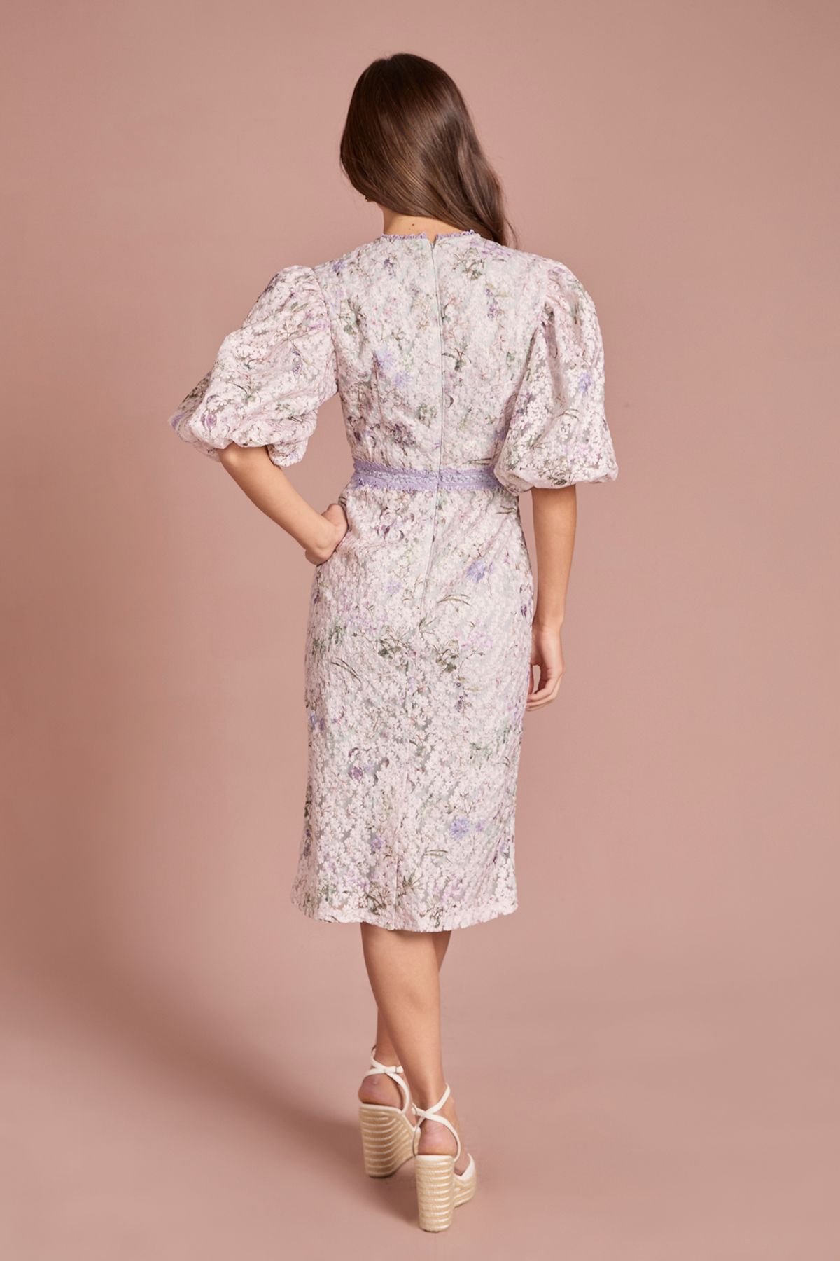 Coast Coast Women's Printed Lace Puff Sleeve Pencil Dress in Lilac - 3