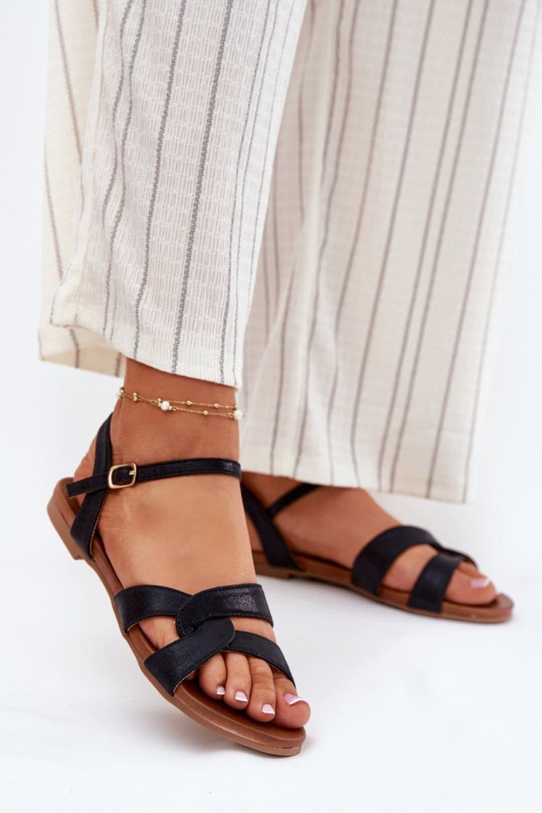 Love Lace Love Lace Black Classic Buckle Strap Sandals