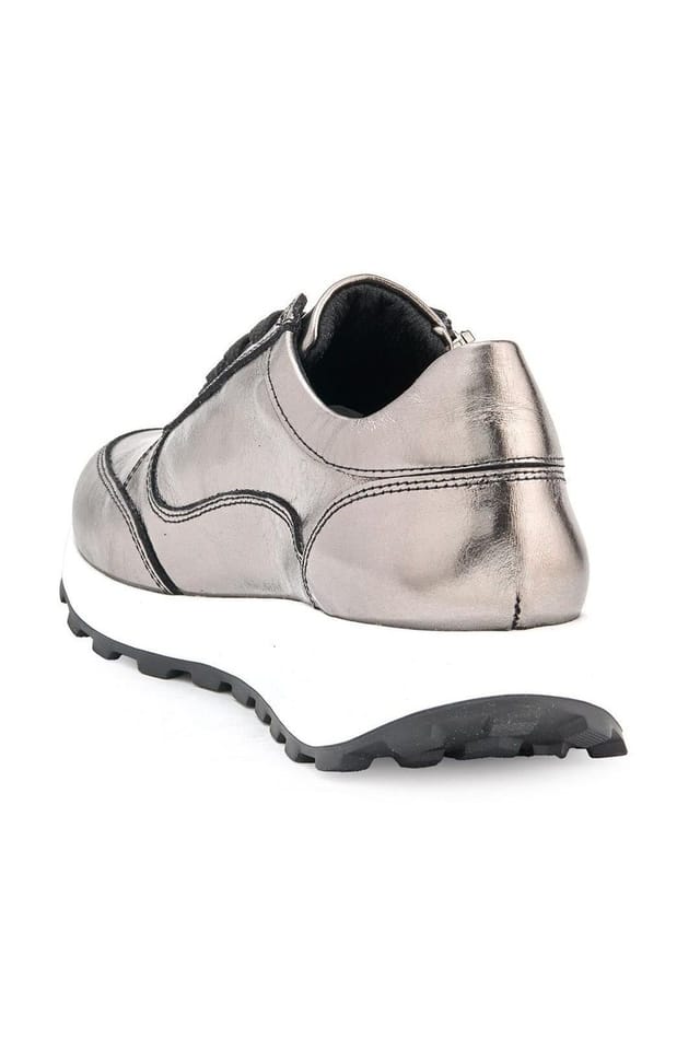 Jones Bootmaker Jones Bootmaker Women's Bertina Lace-Up Trainers in Metallics - 3