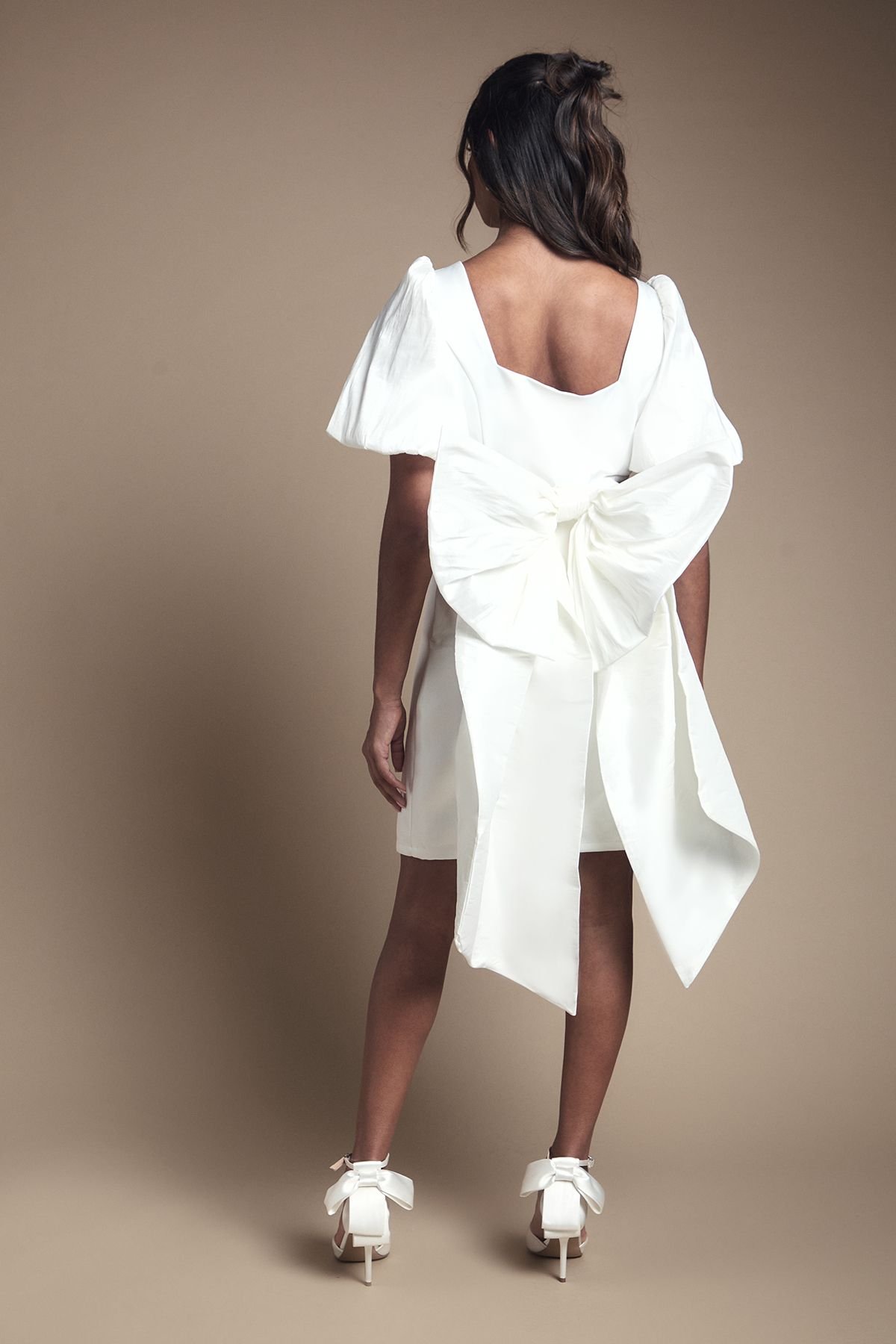 Coast Coast Women's Taffeta Bow Back Puff Sleeve Mini Dress in Ivory - 3