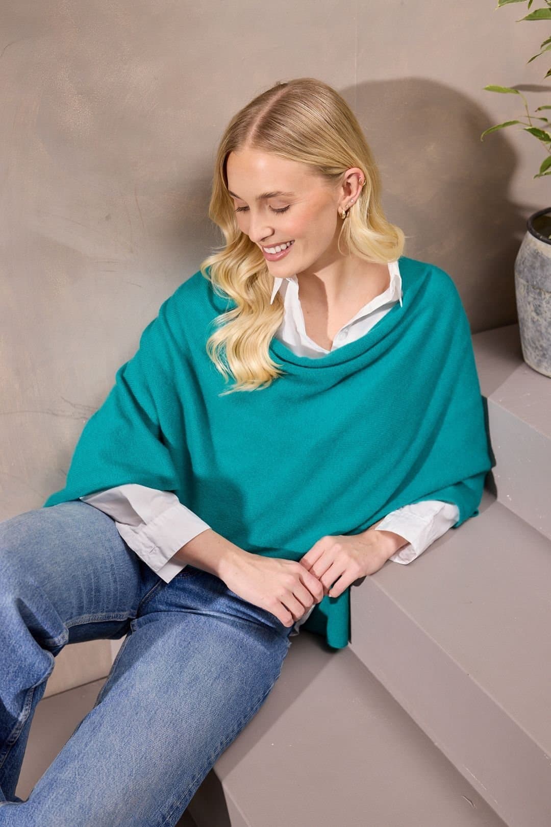 Cove Cove Women's Lucy 4-way Cashmere Poncho in Teal
