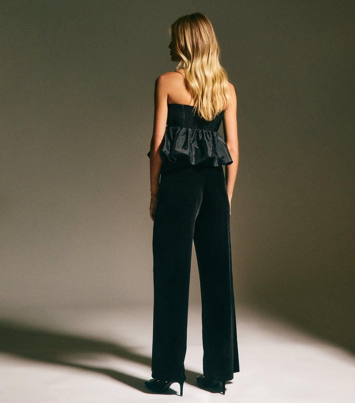 New Look Women's Black Velvet Wide Leg Trousers New Look - 4