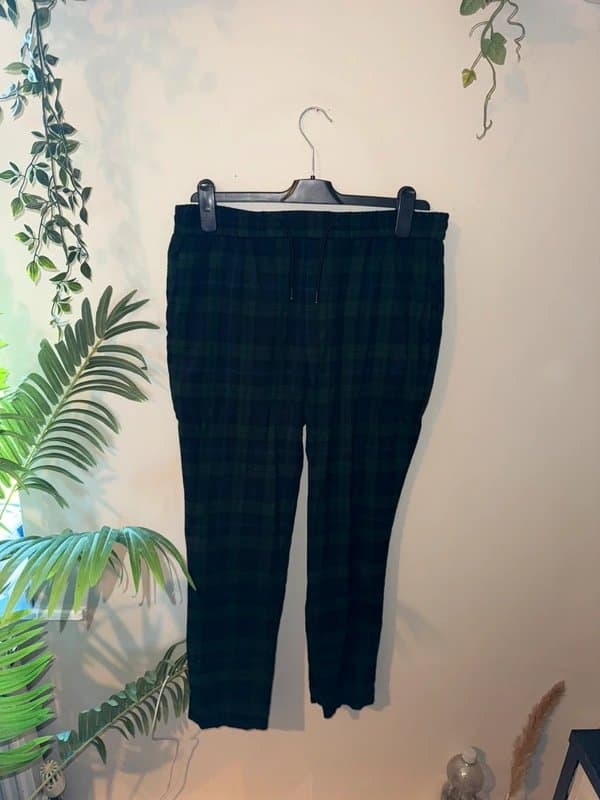 New Look Men’s new look tartan trousers.