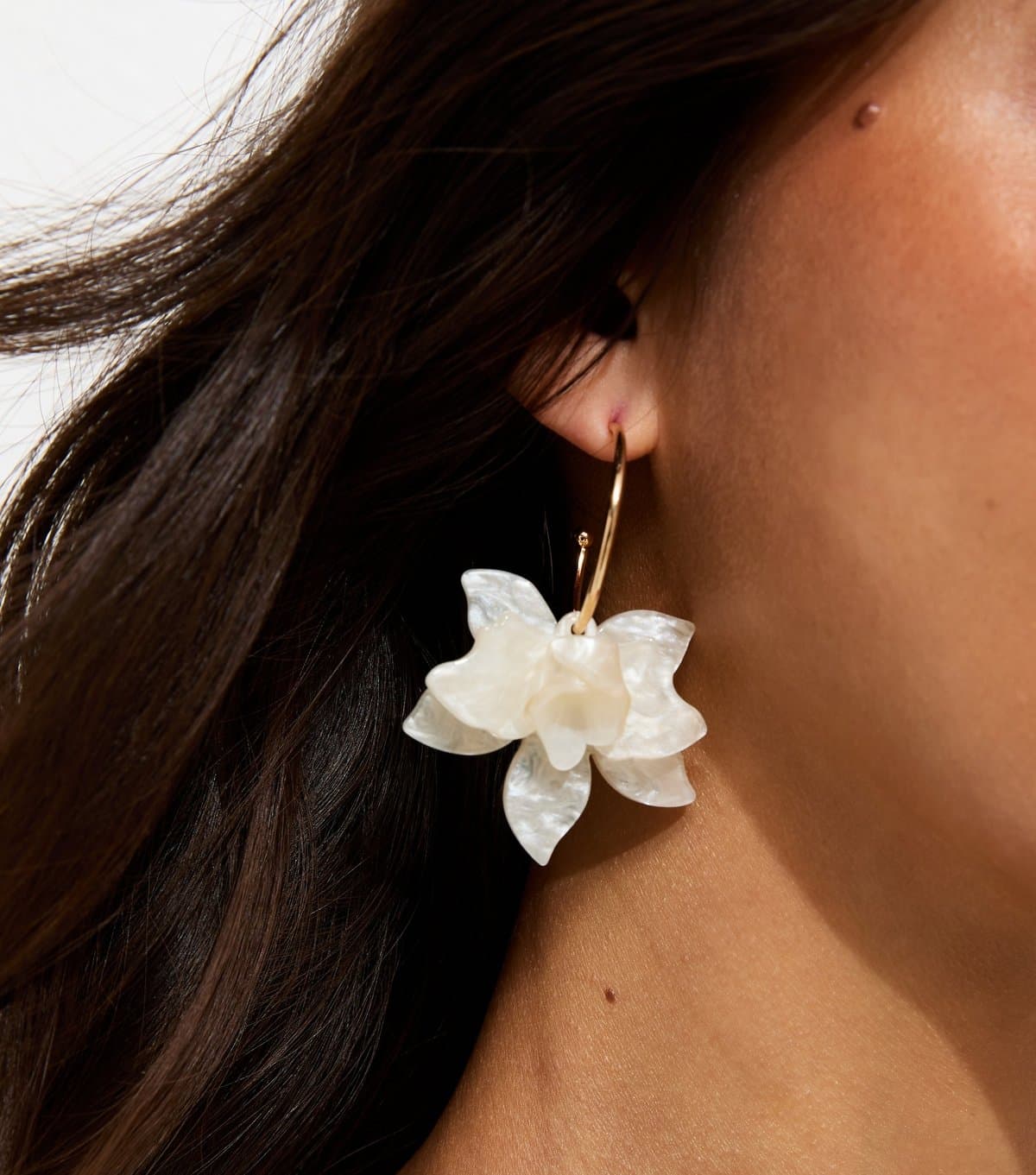 New Look New Look Cream Pearlised Petal Hoop Earrings