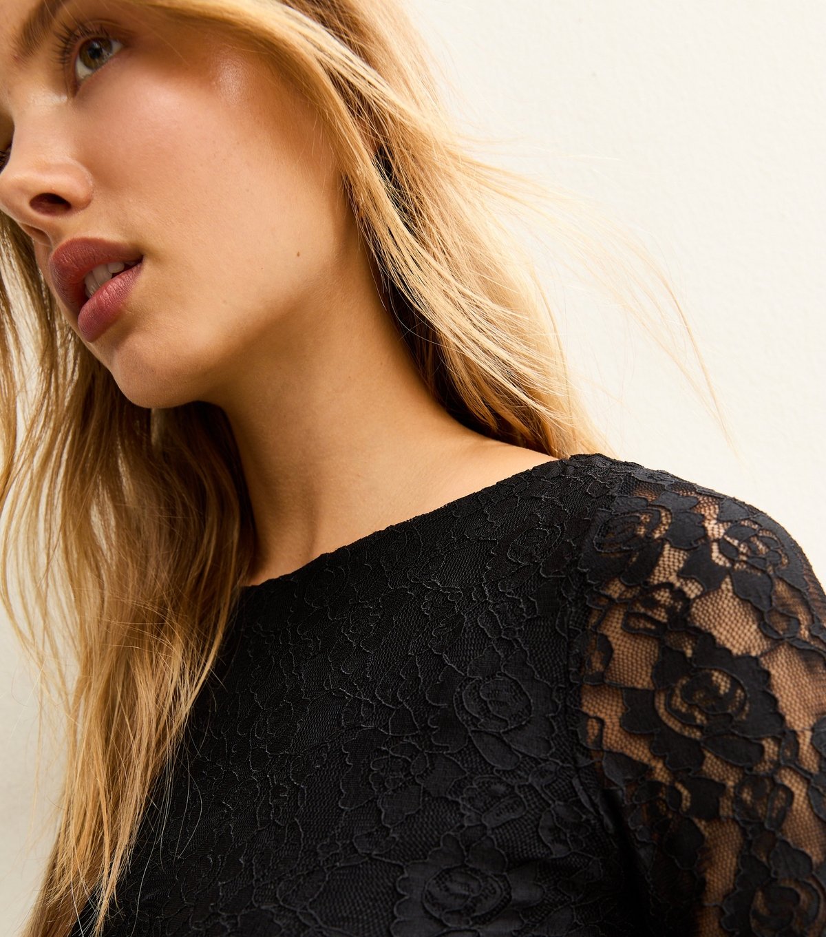 New Look Women's Black Lace Long Sleeved Skater Mini Dress New Look - 2