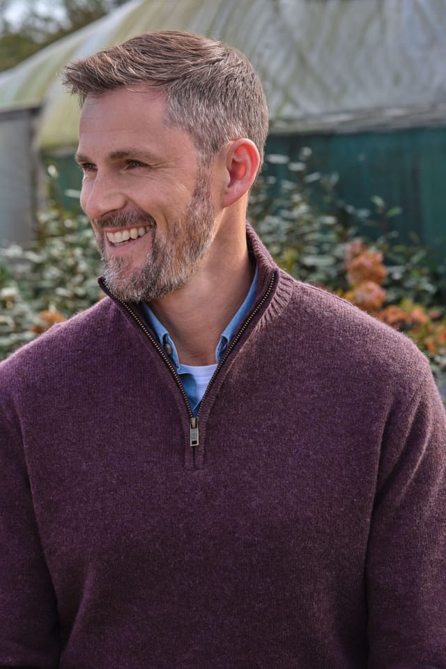 WoolOvers WoolOvers Men's Mens Lambswool Zip Neck Jumper in Maroon - 2