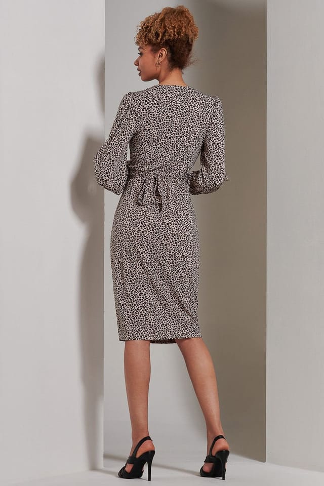 Jolie Moi Jolie Moi Women's Gwen Print Long Sleeve Pegged Dress in Light Brown - 2