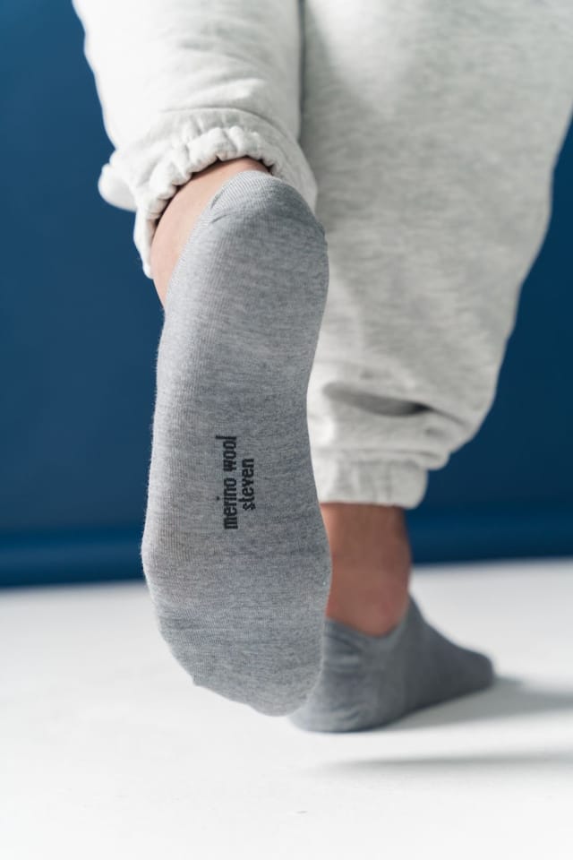 Steven Steven Men's Merino Wool No Show Socks Invisible Low Cut Warm Footsies Socks in Light Grey - 3