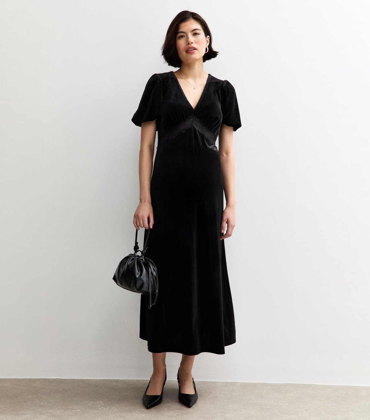 New Look Women's Maternity Black Velvet Short Sleeve Midi Dress New Look