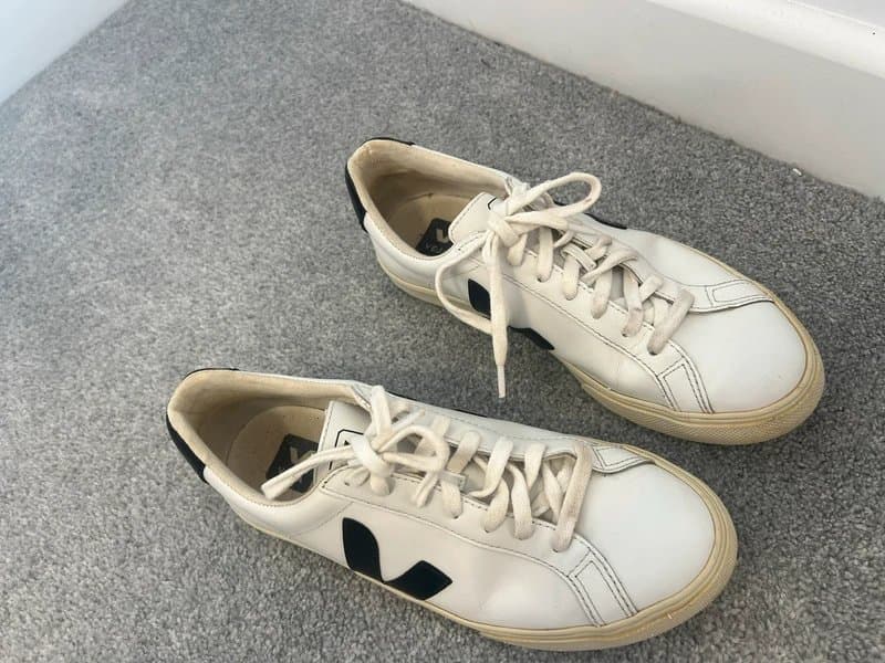 Veja Veja Esplar trainer sneakers size 6 white and black logo