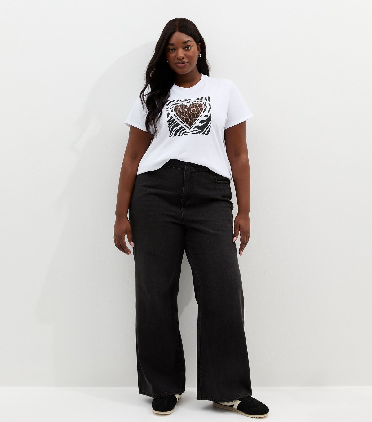 New Look Women's Plus Size White Cotton Animal Print Heart T-Shirt Curves New Look - 3