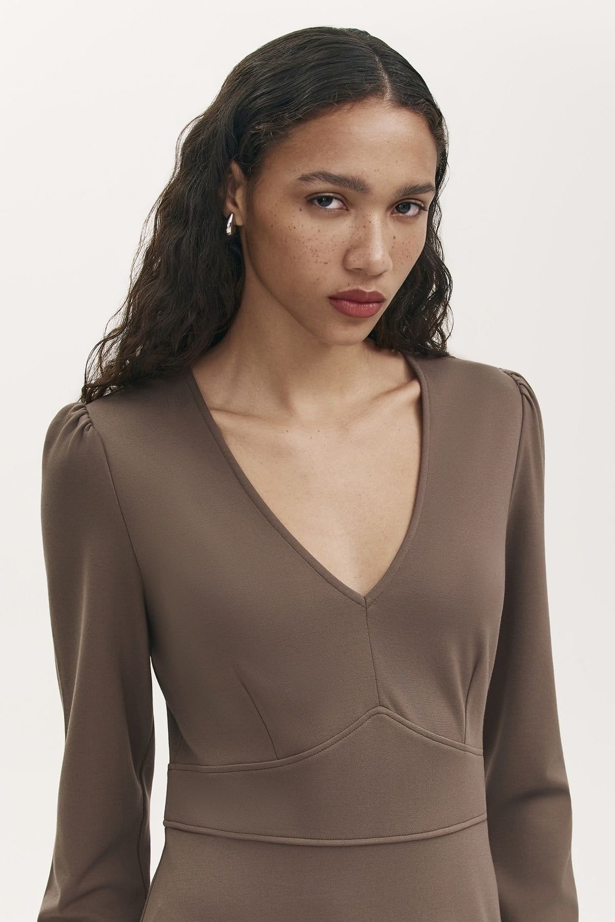 Finery London Finery London Women's Seraphina Ponte Jersey V Neck Midi Dress in Chocolate - 4