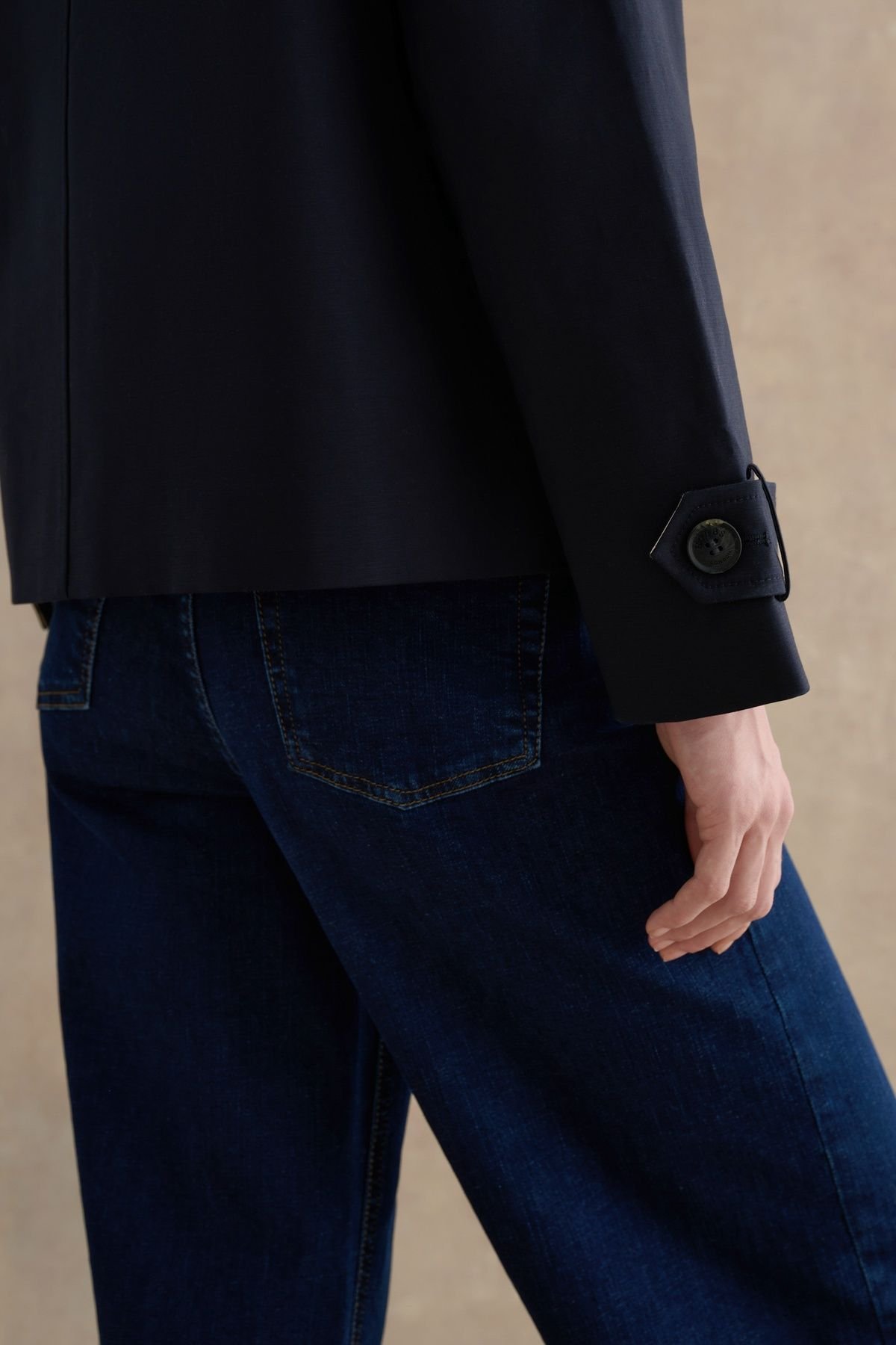 Hobbs London Hobbs London Women's Frida Collared Cropped Trench Coat in Dark Navy - 4