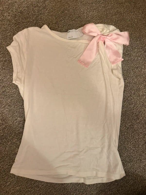 ASOS Design asks design white top with pink satin bow