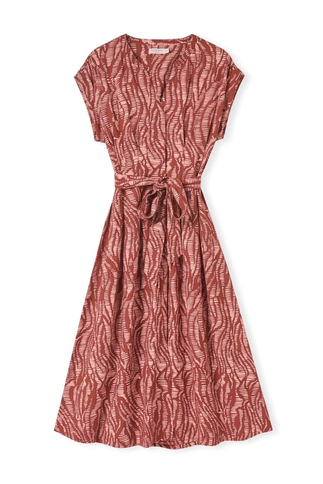 Celtic & Co Celtic & Co Women's Tie Waist Relaxed V-Neck Midi Dress in Maroon - 2