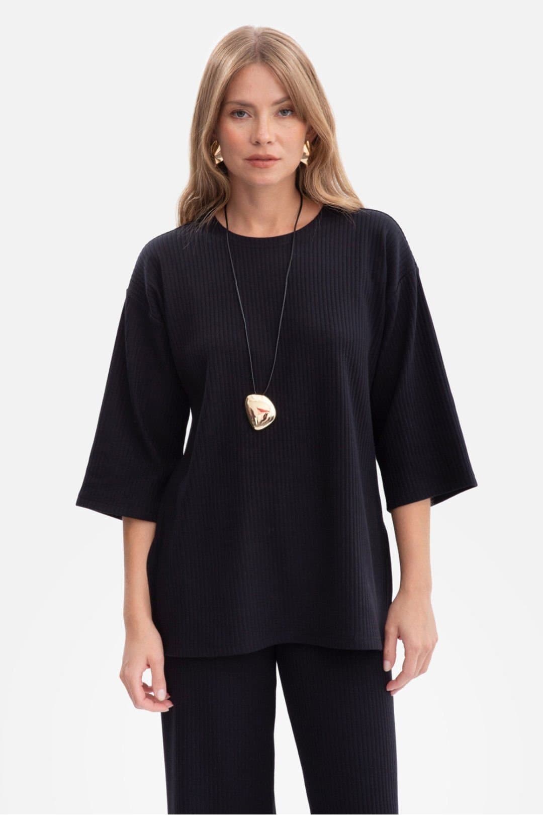 Love Lace Love Lace Women's Elastic Ribbed Casual Blouse with Side Slits in Black