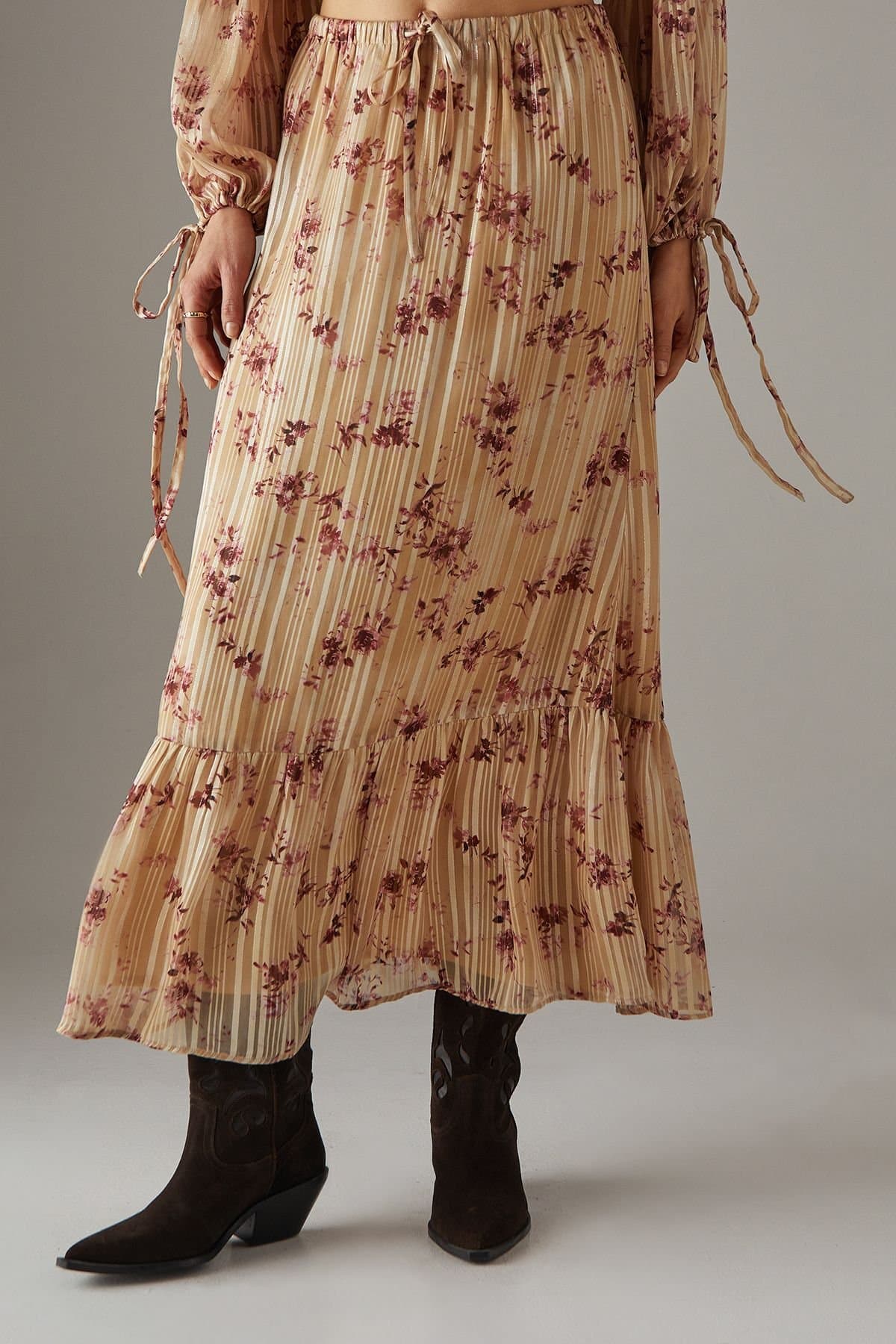 Warehouse Warehouse Women's Shadow Stripe Drawstring Waist Tier Maxi Skirt in Floral