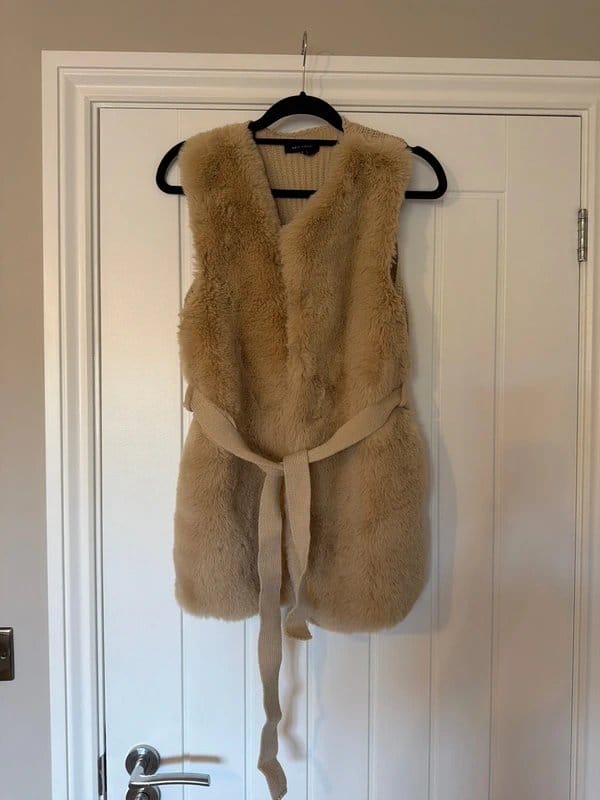 New Look Beige Fur Gilet with Tie and Knitted Back