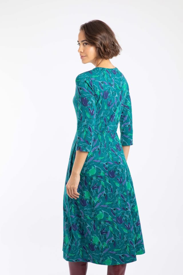 Weird Fish Weird Fish Women's Felicity Printed Jersey Midi Dress in Bottle Green - 3