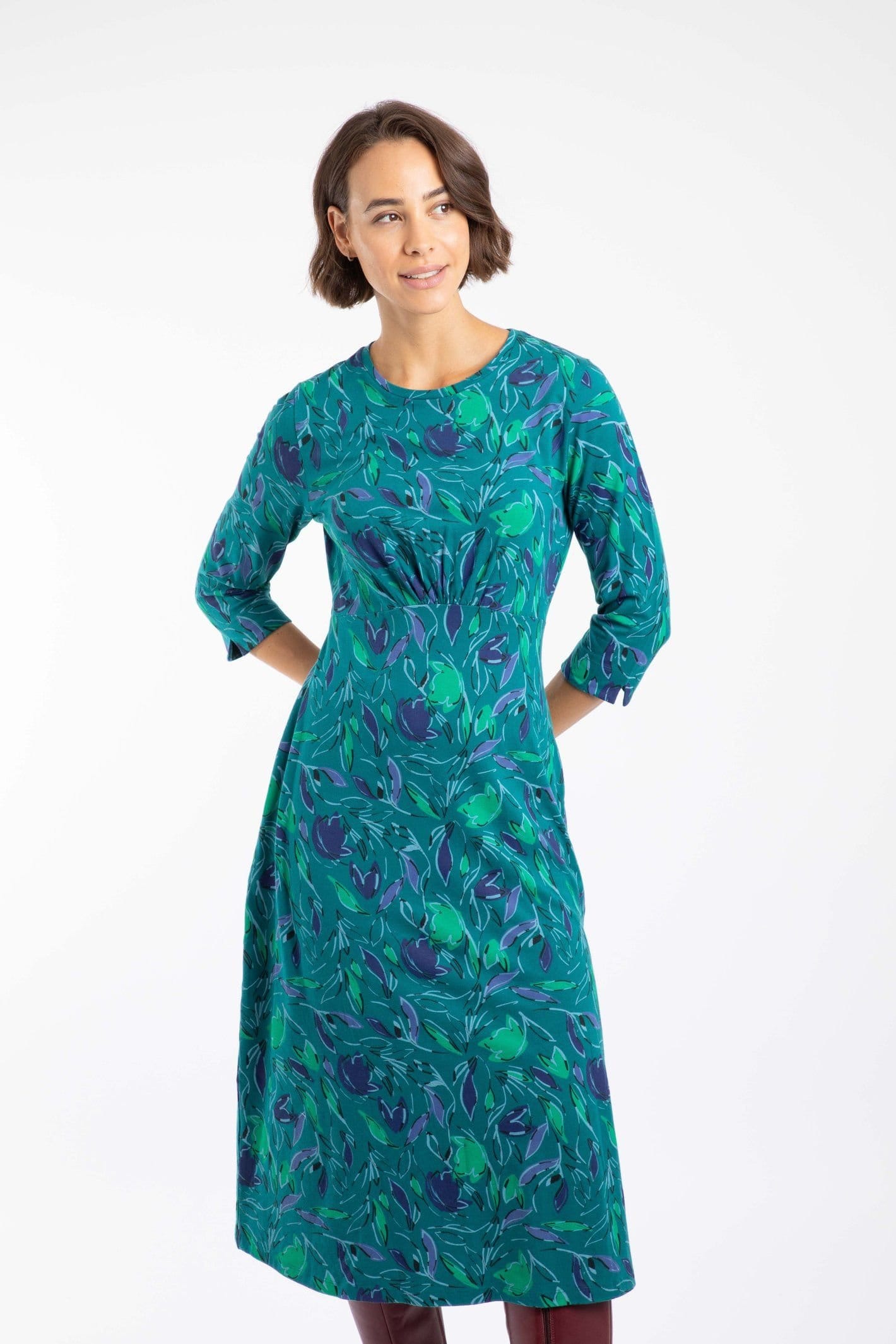 Weird Fish Weird Fish Women's Felicity Printed Jersey Midi Dress in Bottle Green - 4