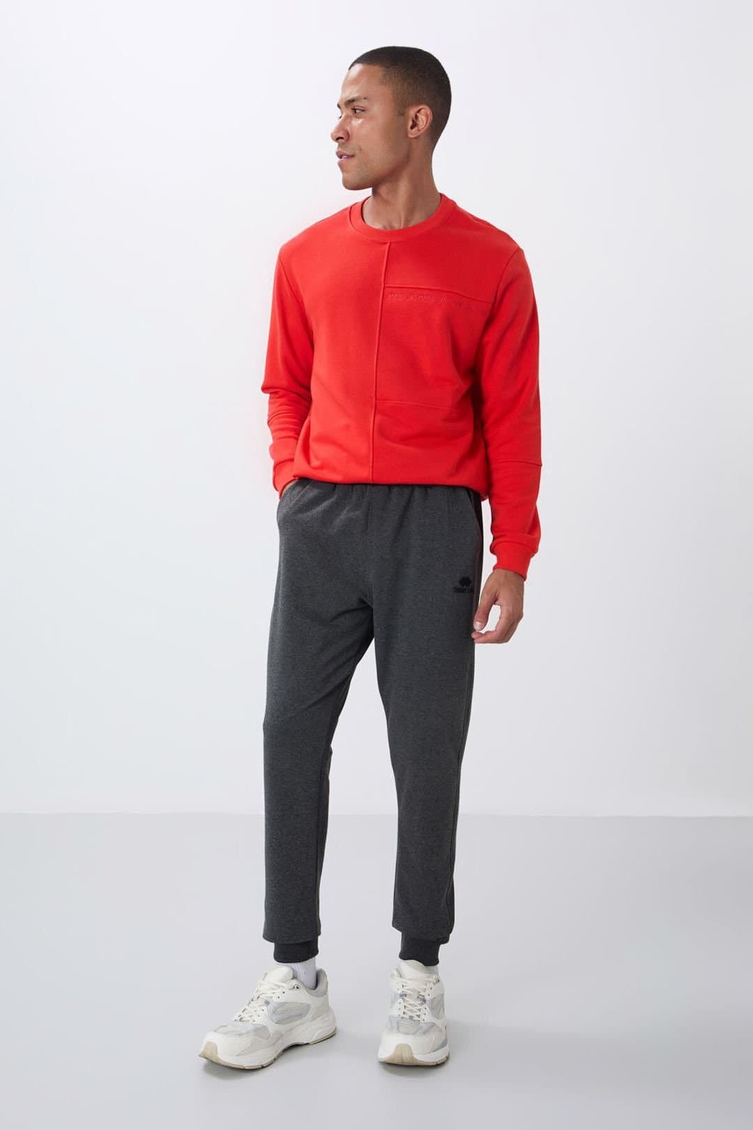 Tommy Life Tommy Life Men's Solid Fleece Sweatpants in Charcoal