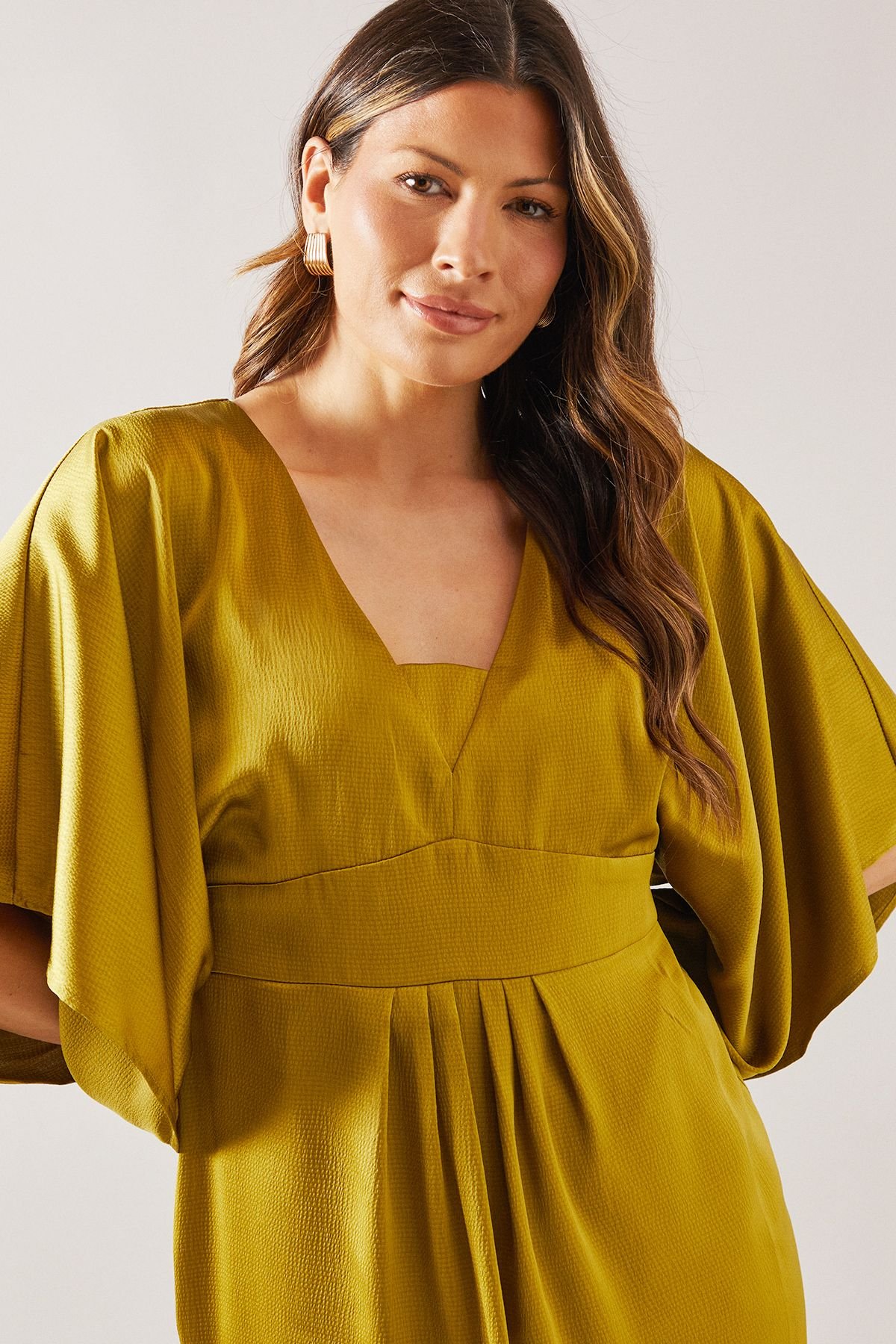 Wallis Wallis Women's Satin Cape Sleeve Midi Dress in Chartreuse - 3