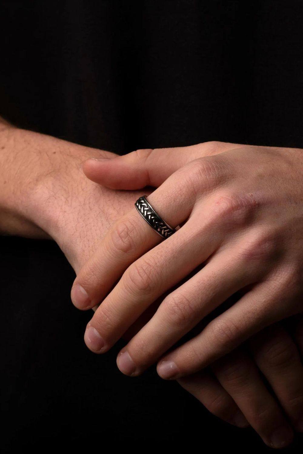 Outrage London Outrage London Men's Silver Personalised Rope Band Ring in Dark Grey - 1