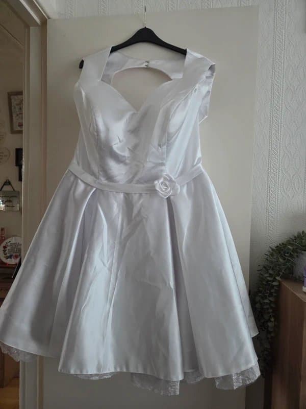 Wedding White satin wedding dress