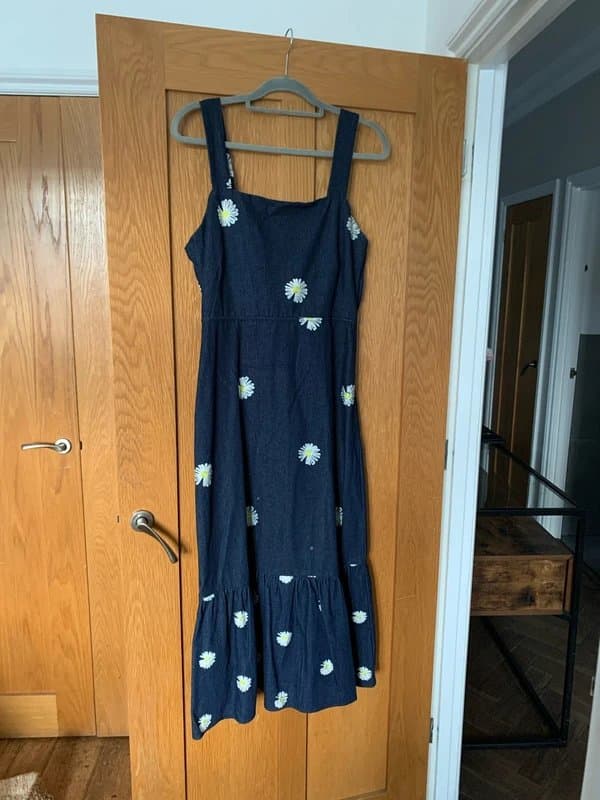 Never Fully Dressed Never fully dressed navy flower dress