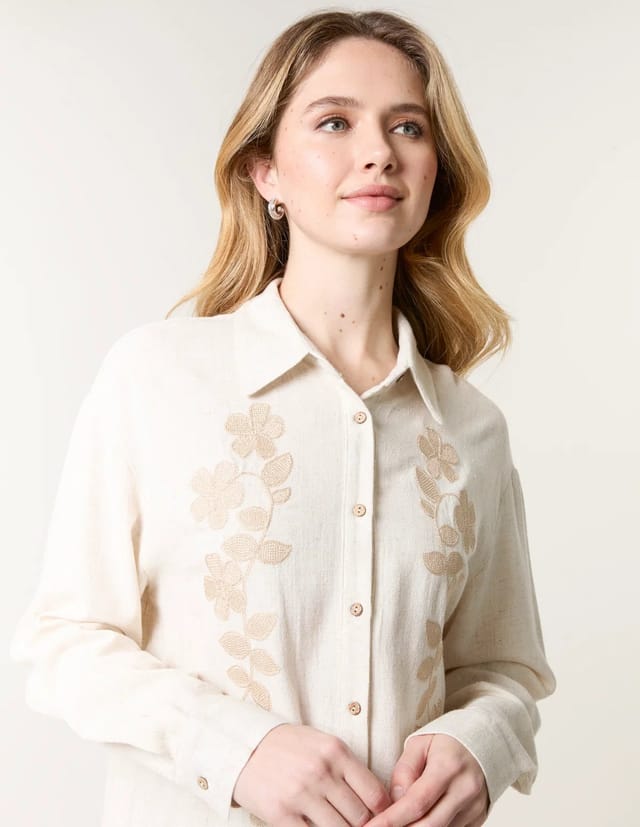 Blue Vanilla Linen Flower Embroidery Blouse - 3