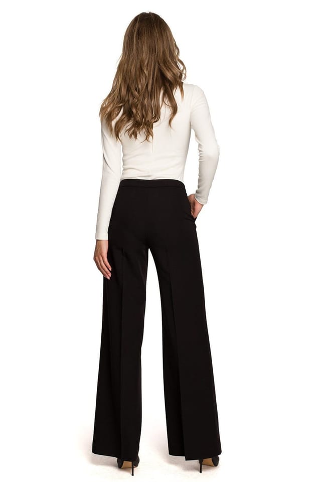 Love Lace Love Lace Women's Low Rise Wide Leg Cropped Trousers in Black - 2