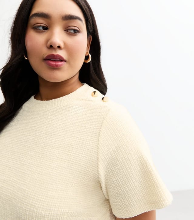 New Look Women's Plus Size Textured Button Detail Crop T-Shirt Curves New Look - 2