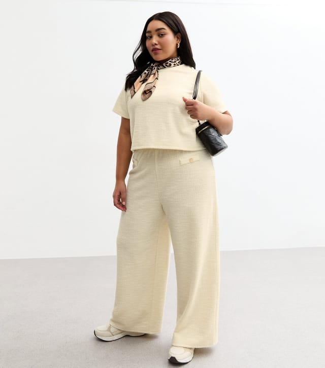 New Look Women's Plus Size Textured Button Detail Crop T-Shirt Curves New Look - 3