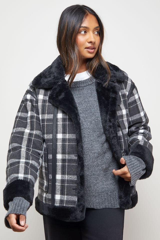 Oasis Oasis Women's Shearling Trim Check Coat in Mono - 2