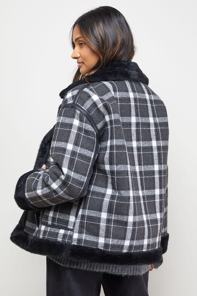 Oasis Oasis Women's Shearling Trim Check Coat in Mono - 3