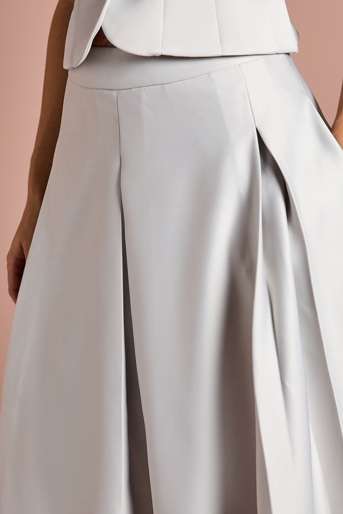 Coast Coast Women's Satin Pleat Front Midi Full Skirt in Silver - 4