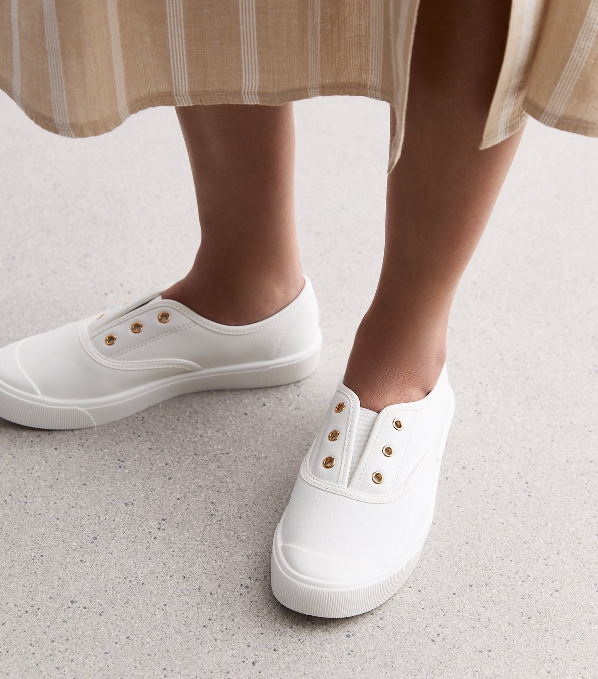 New Look Women's White Leather-Look Laceless Trainers New Look - 2