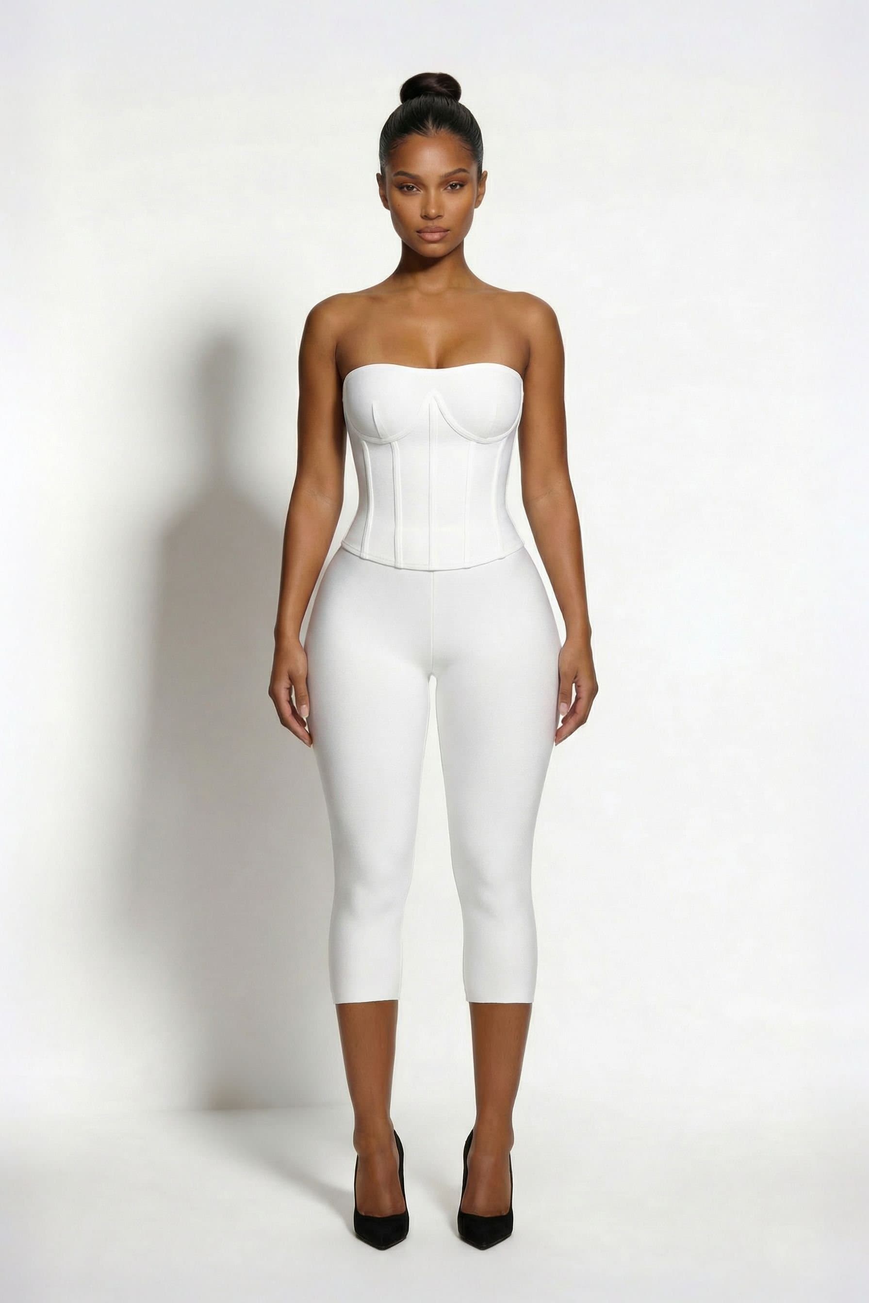 LEMONLUNAR LEMONLUNAR Women's The Yasmin Bandage Capri Pants White