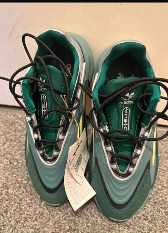 adidas Brand new Adidas ozelia