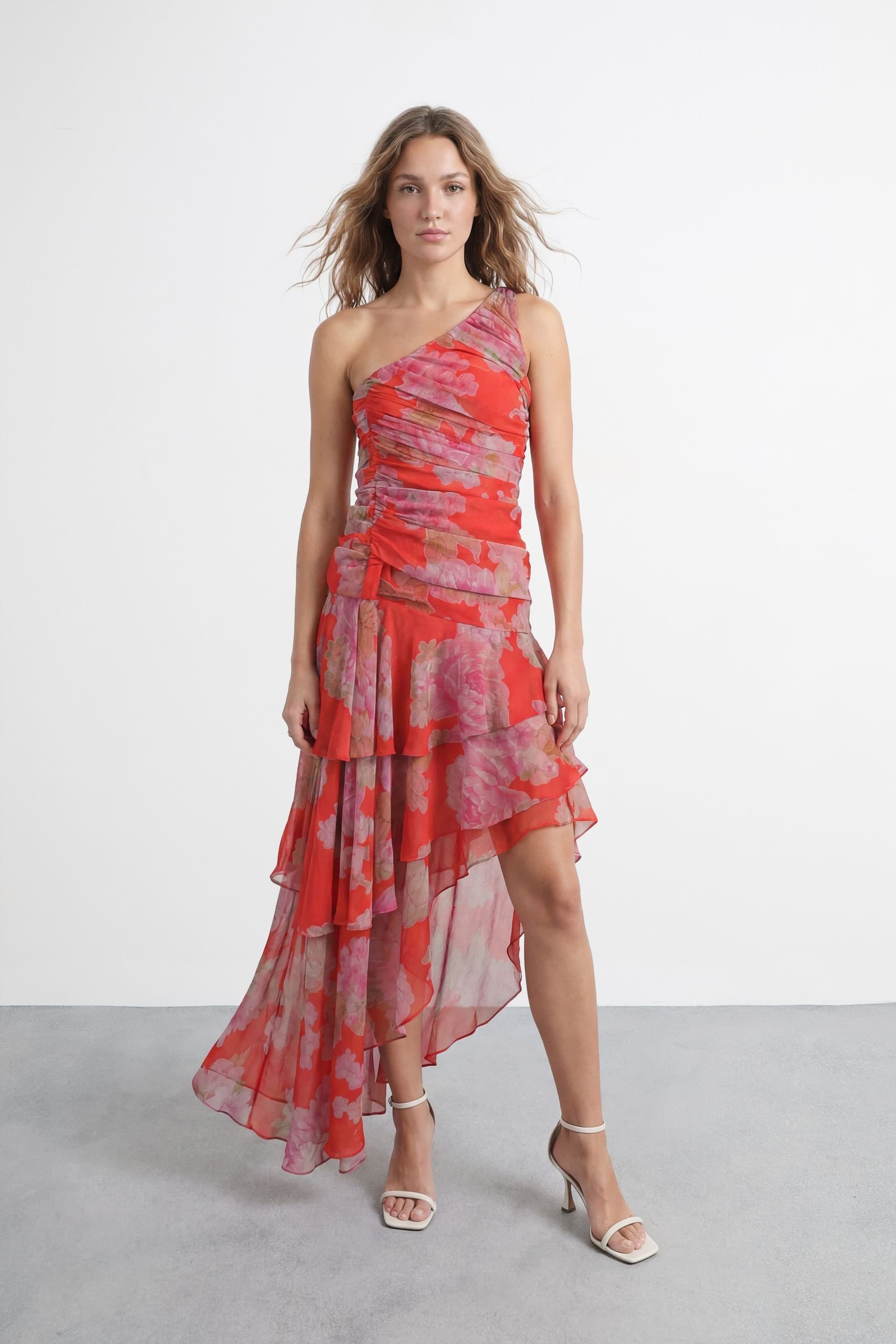 Warehouse Warehouse Women's Floral Print Halterneck Asymmetric Hem Ruffle Dress in Red