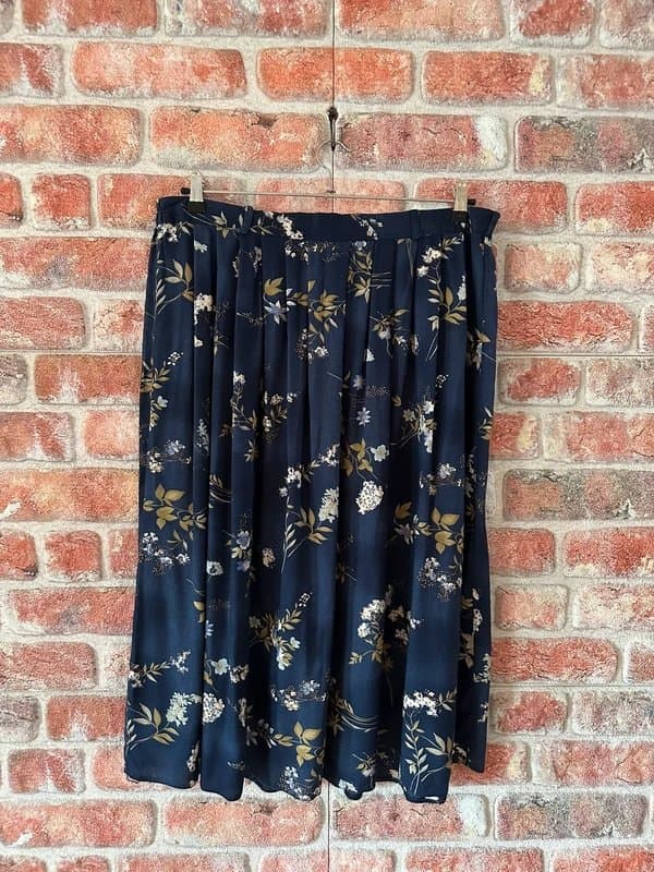 Bonmarché Navy Vintage Floral Print Midi Skirt