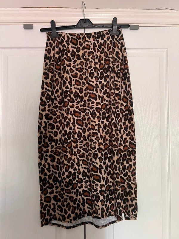 ASOS Design ASOS Leg Slit Leopard Skirt