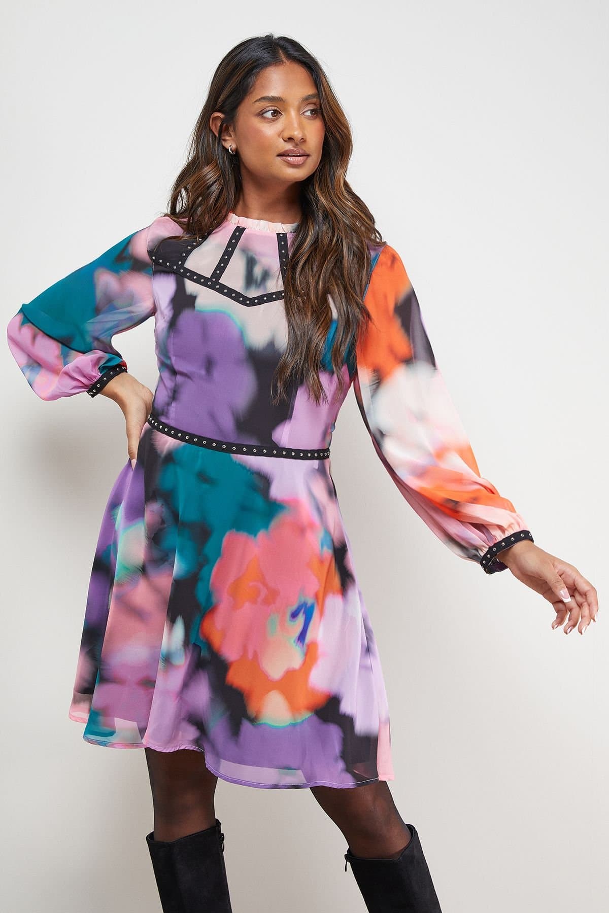 Oasis Oasis Women's Trim Detail Balloon Sleeve Flippy Mini Dress in Floral