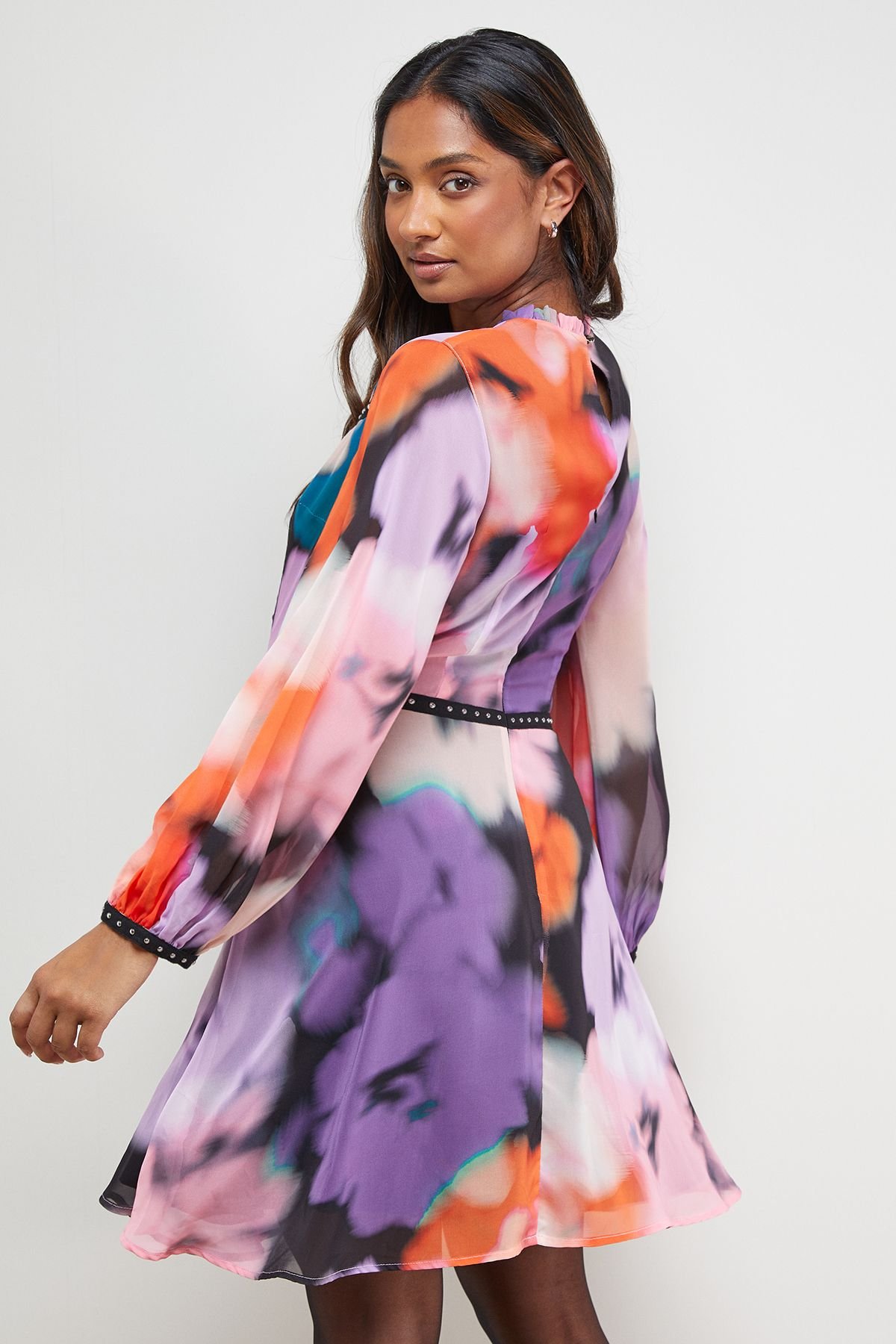 Oasis Oasis Women's Trim Detail Balloon Sleeve Flippy Mini Dress in Floral - 3