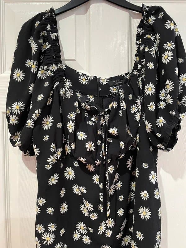 New Look Lovely Black Daisy Print Puff Sleeve Midi Dress - From New Look Curves - Size 20