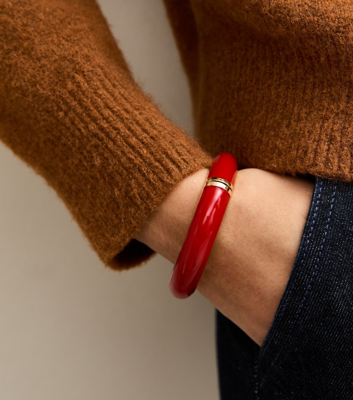 New Look Gold Tone and Red Enamel Hinged Bangle New Look - 2