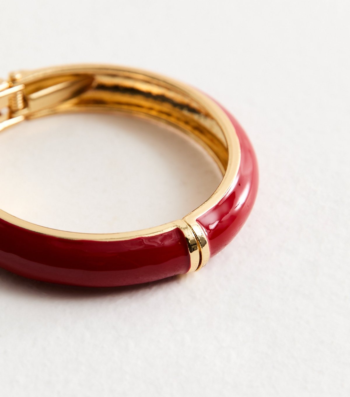 New Look Gold Tone and Red Enamel Hinged Bangle New Look - 4