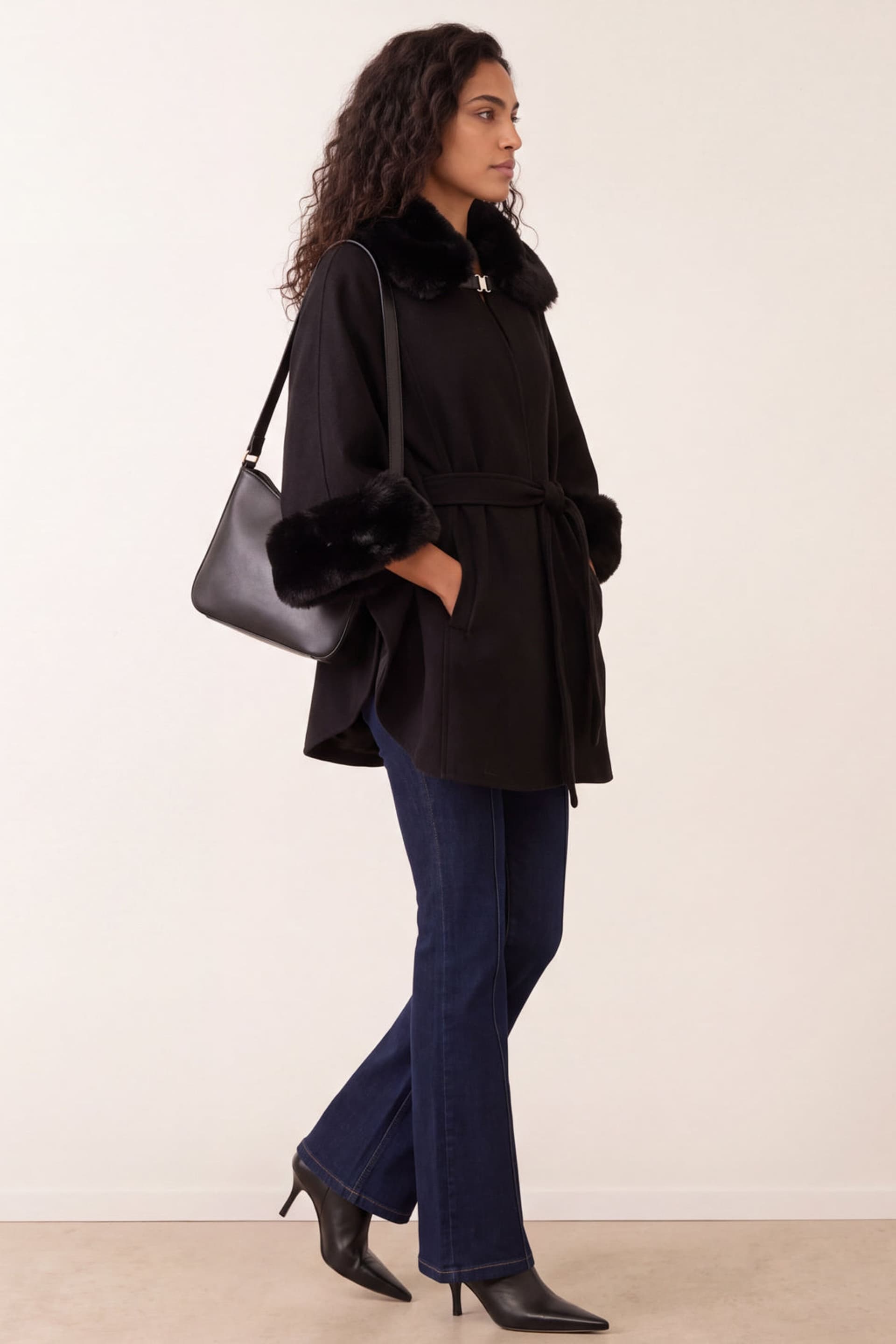 Blue Vanilla Blue Vanilla Women's Black Short Sleeve Collar Poncho